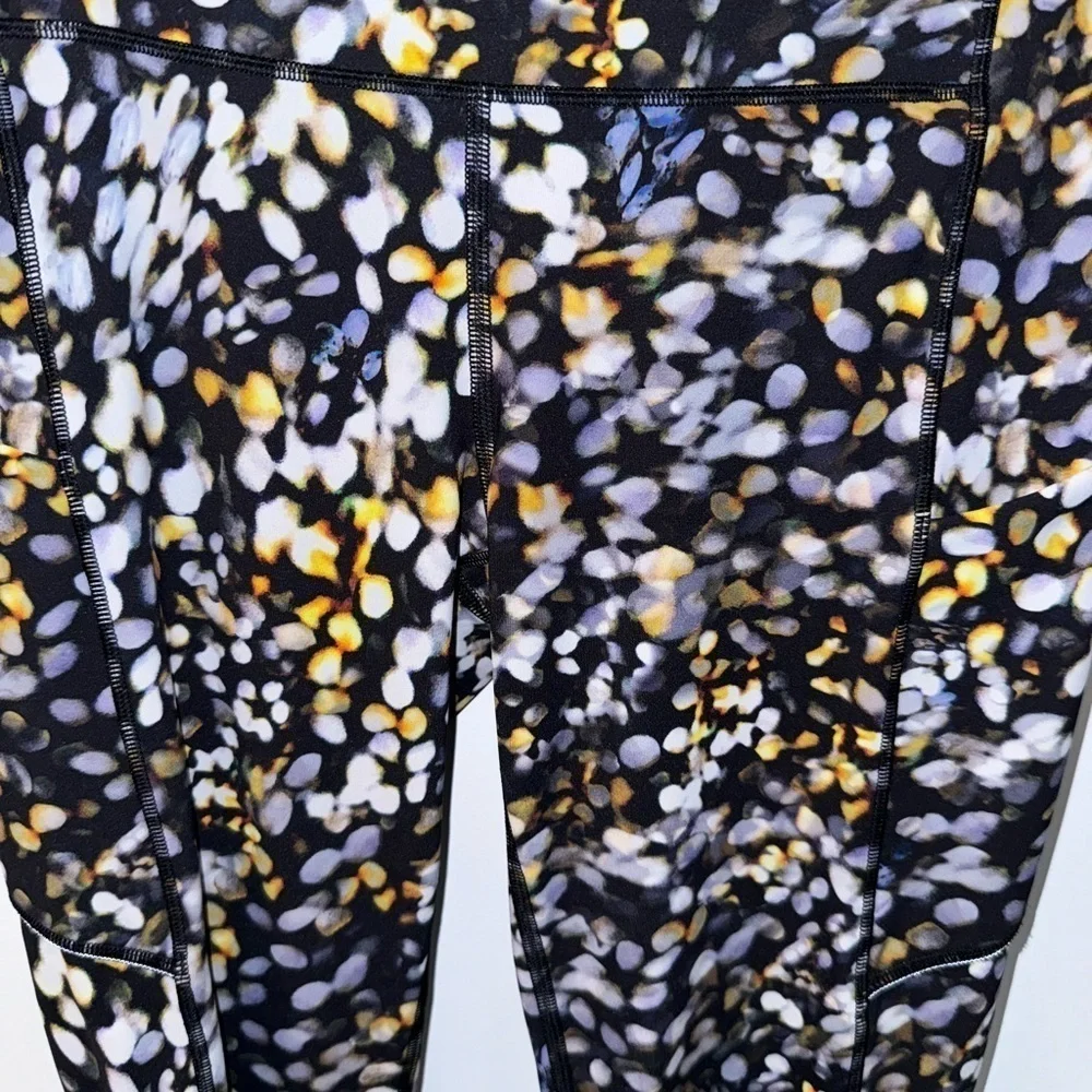 Lululemon Speed Up Tight Full on Luxtreme Size 6